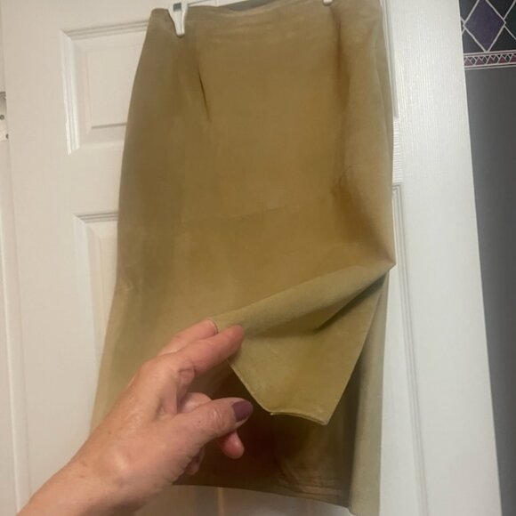 Danier Genuine Leather Jacket and Matching Skirt - Picture 1 of 5